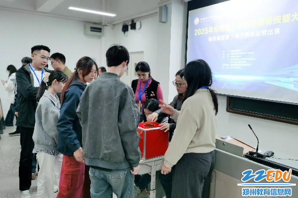 2025年河南省中等职业教育技能大赛财经商贸类（电子商务运营比赛）顺利举办(图2)