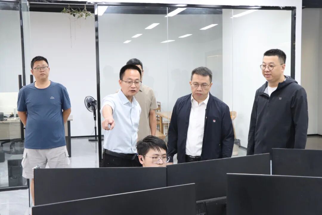 泉州台商投资区管委会主要领导带队调研跨境电子商务产业园(图1)